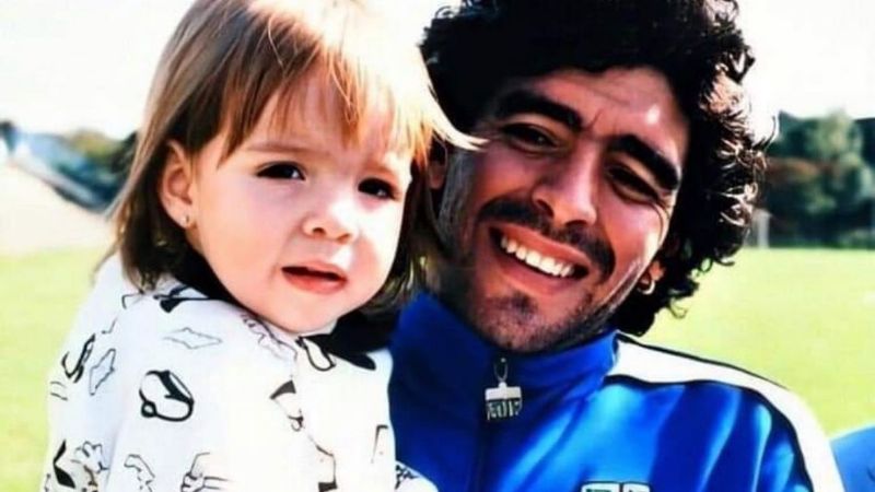 "Voy a aguantar acá": el conmovedor posteo de la hija de Diego Maradona