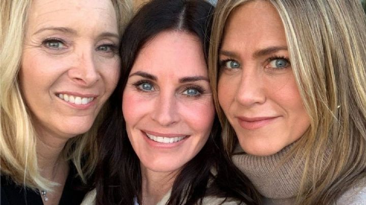 10 años después: Courteney Cox recrea la escena del pavo de Friends y se vuelve viral