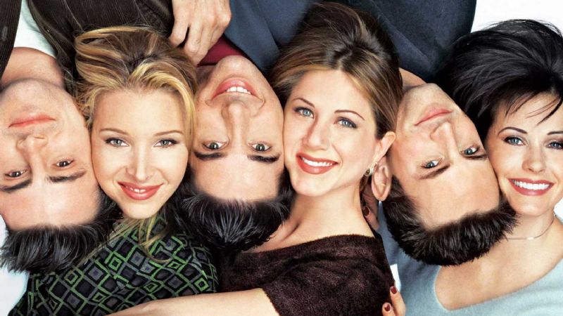 Creadora de Friends se avergüenza por la falta de diversidad de la serie: "Es doloroso mirarse en el espejo"