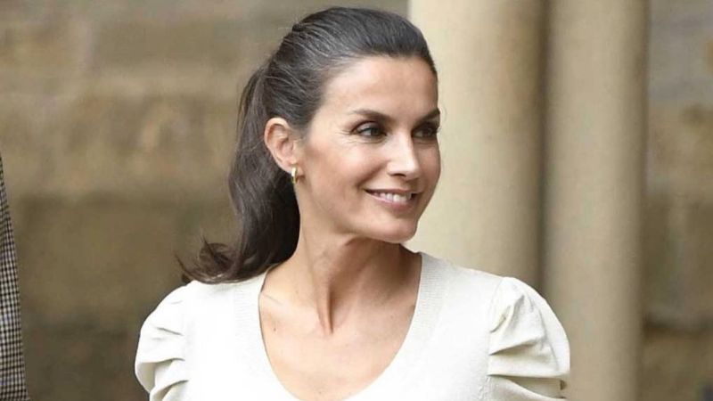 Lindísimo: el abrigo de la reina Letizia que vas a querer incorporar a tu armario