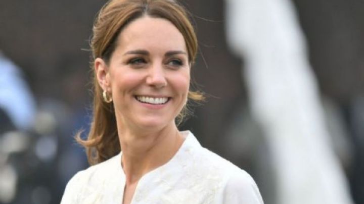 Kate Middleton volvió a su look universitario y el príncipe William se deslumbró