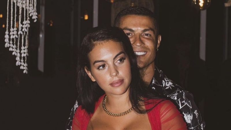 Pura elegancia: la novia de Ronaldo cautivó las redes con un traje a cuadros