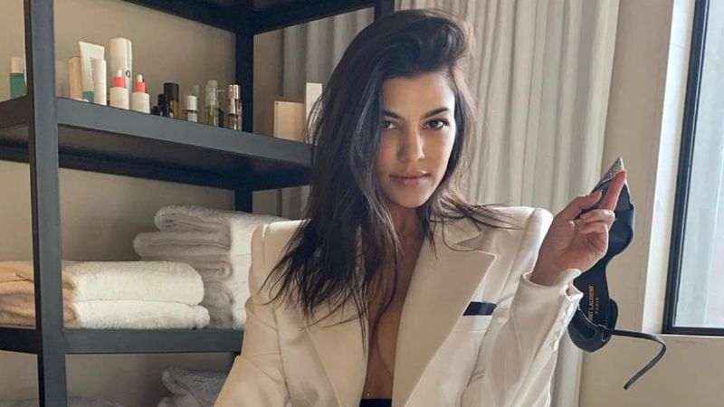 En la cama y escotada: la foto de Kourtney Kardashian que enamoró a todos