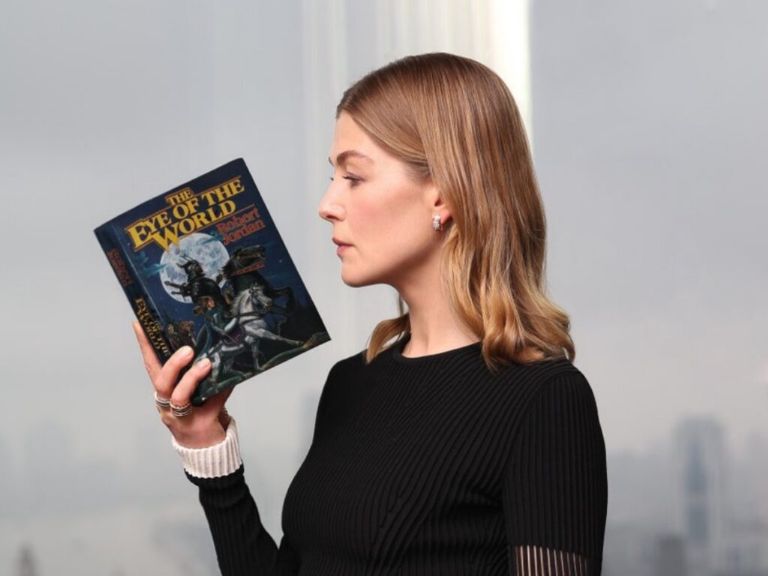 Rosamund Pike / The Wheel Of Time