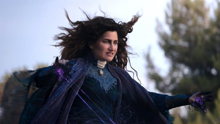 Kathryn Hahn como Agatha Harkness