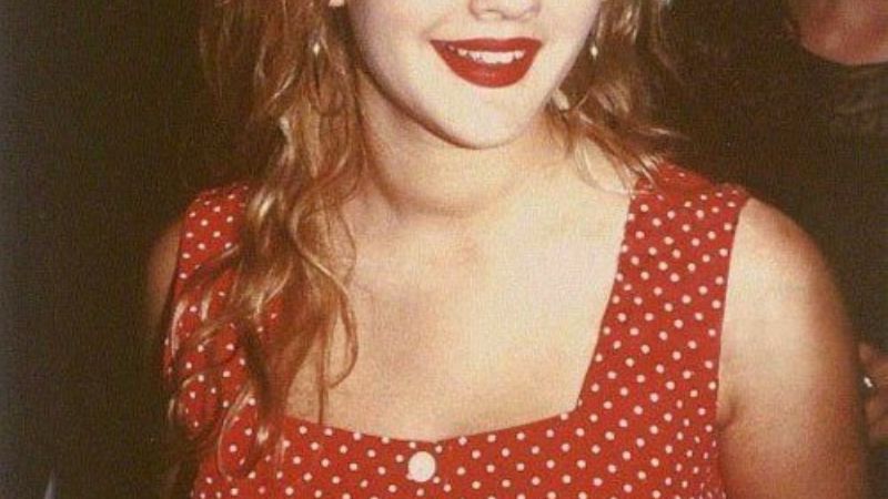 Drew Barrymore dice que ser admitida en la unidad psiquiátrica a los 13 años fue 'lo mejor que le pasó'