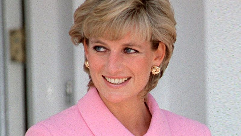 Kate Middleton rinde homenaje a la princesa Diana en el servicio del Domingo del Recuerdo