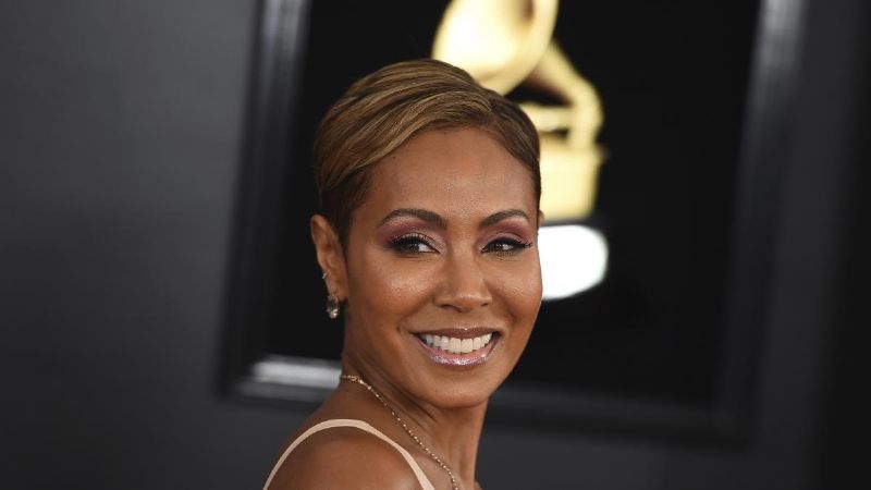 Con un sentido del humor de otro mundo Jada Pinkett hace bromas divertidas bajo anestesia: 'Esto es genial' (VIDEO)