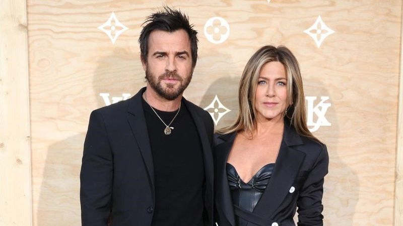 Cómo Justin Theroux está apoyando públicamente a su ex Jennifer Aniston