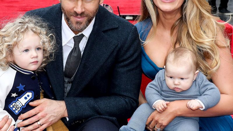 Ryan Reynolds prefiere ser papá y dejar actuar durante un año sabático: 'No quiero perderme este momento con mis hijos'