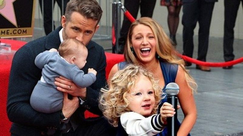 Ryan Reynolds prefiere ser papá y dejar actuar durante un año sabático: 'No quiero perderme este momento con mis hijos'