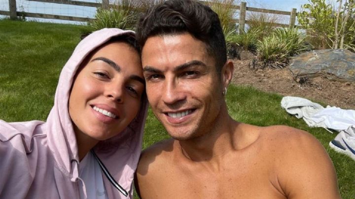 La novia de Cristiano Ronaldo, Georgina Rodríguez, decora casa para Navidad