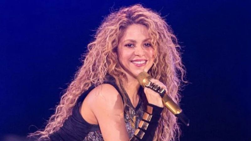 Shakira celebró los 46 en outfit que DESTIÑÓ el festejo de Piqué y Clara Chía Martí