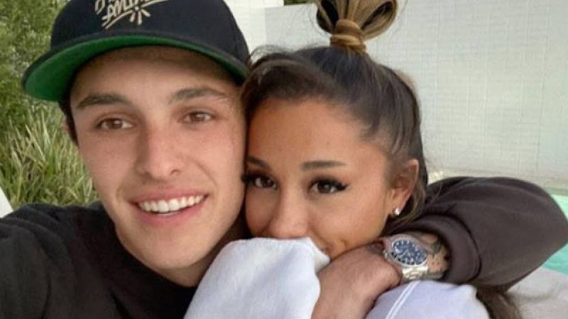 Ariana Grande comparte fotos raras y amadas con su esposo Dalton Gomez