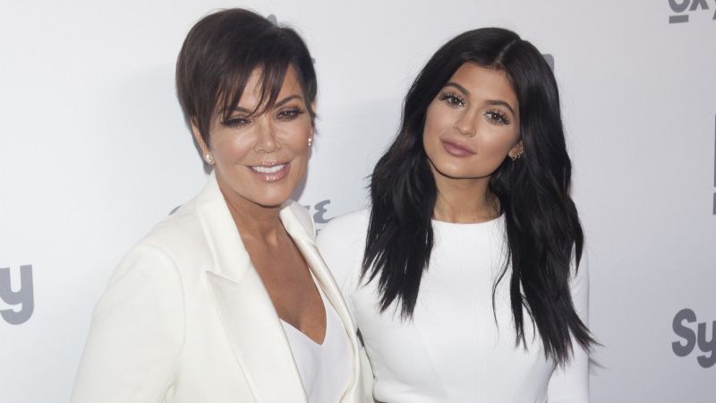 Kris Jenner explica la 'extraña' coincidencia detrás del collar '222' de Kylie Jenner