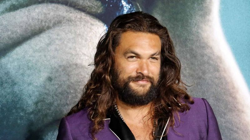 Jason Momoa se convierte en un 'héroe musculoso' para los comensales al 'echar' a un cliente rebelde