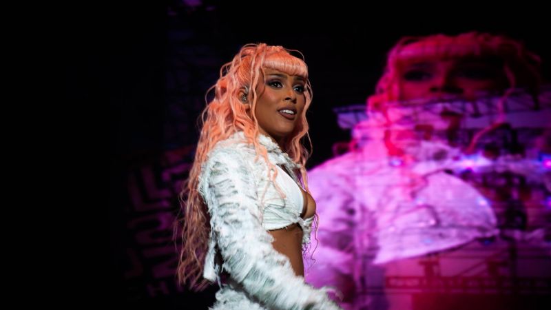 Doja Cat 'deja' la música después de las críticas de los fans de Paraguay