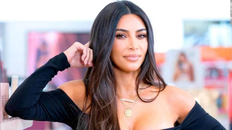 Kim Kardashian se define como una 'chica de relaciones' y cuenta 'lo serio' que es el amor de Pete Davidson