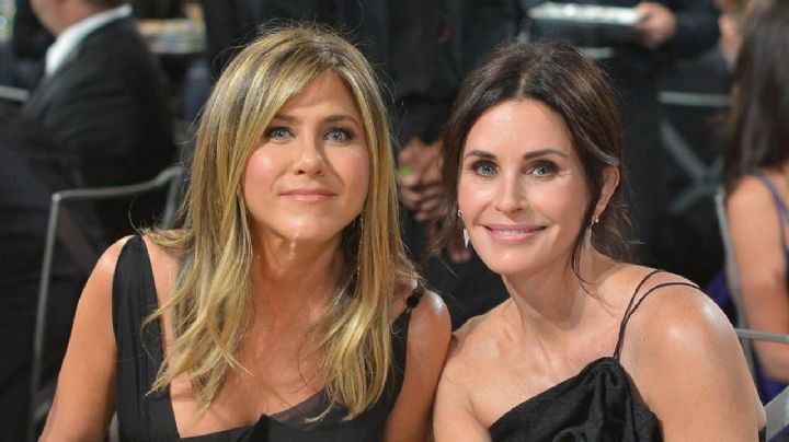 Jennifer Aniston comparte Instagram una foto privada con Courteney Cox