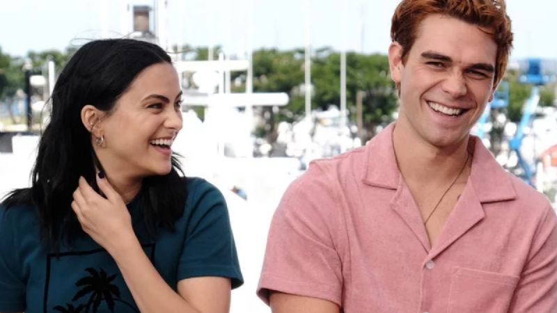 La verdad sobre la relación de Camila Mendes y KJ Apa