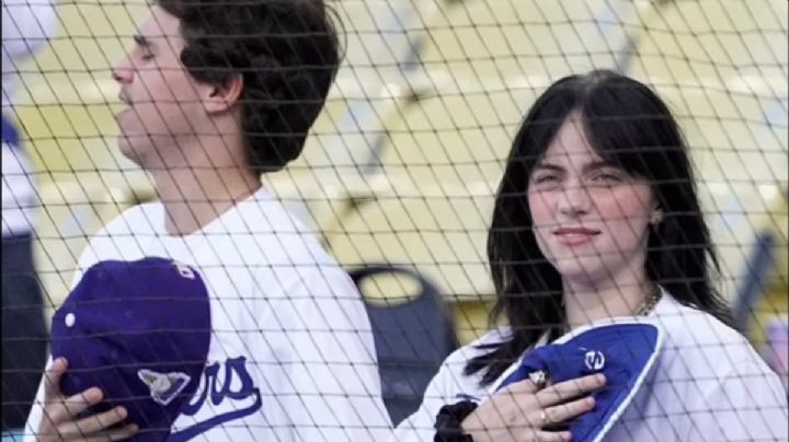 Billie Eilish hace una exhibición deportiva en un partido de béisbol local con su hermano Finneas