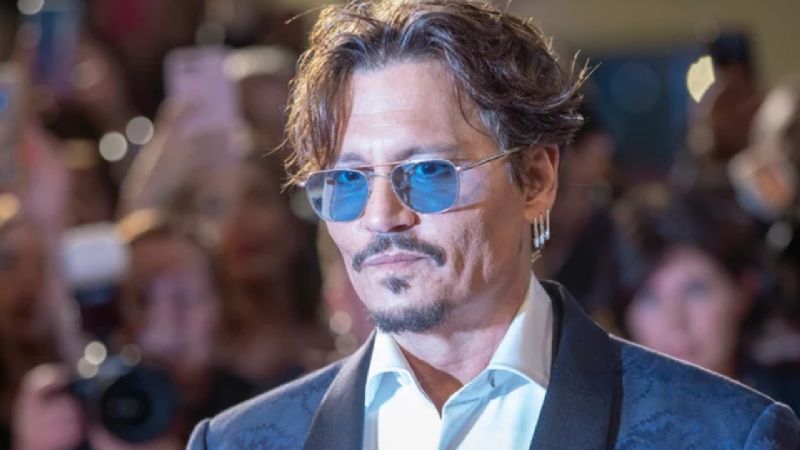 Kate Moss comparte la asombrosa forma en que una vez recibió un regalo de Johnny Depp