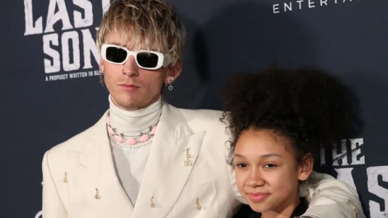 La hija de Machine Gun Kelly se enferntó a un compañero porque estaba hablando mal de su papá