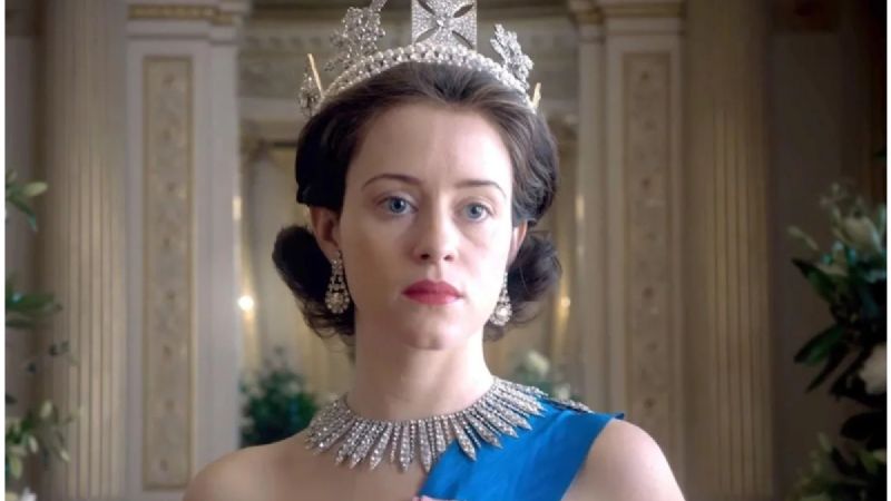 Claire Foy de The Crown recuerda a la reina Isabel como un símbolo de 'dignidad y gracia'