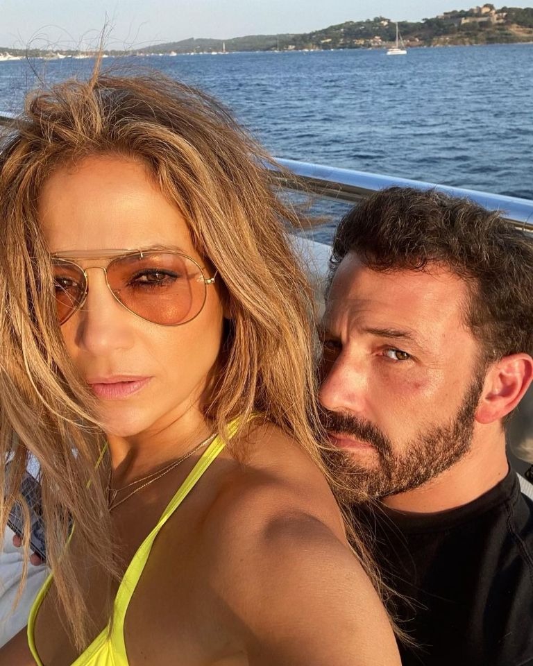 Instagram @ JLO