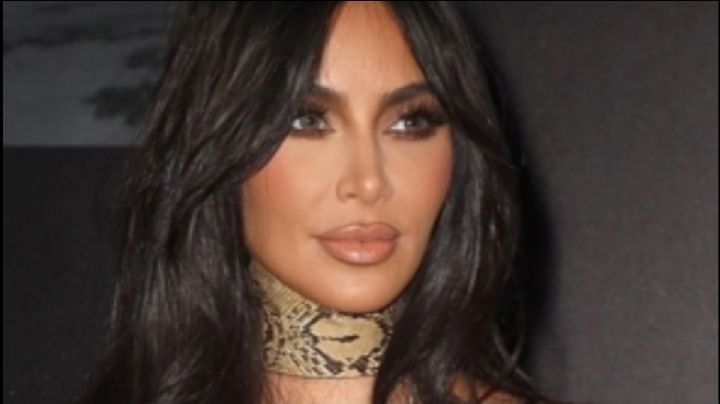 Kim Kardashian deslumbra con piel de serpiente para inaugurar la Semana de la Moda de Milán