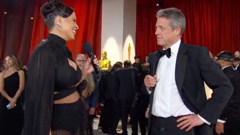 Hugh Grant quedó como "un imbécil" por su comportamiento en los Oscar y las redes explotaron