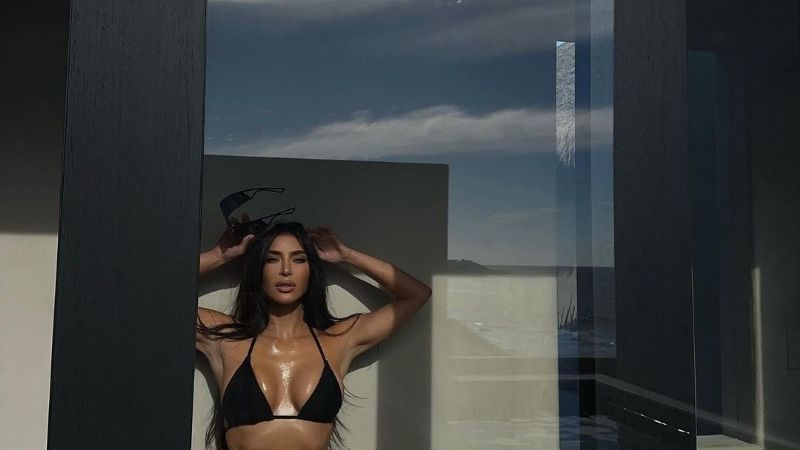 Kim Kardashian revoluciona Instagram con atrevida sesión fotográfica en bikini tanga