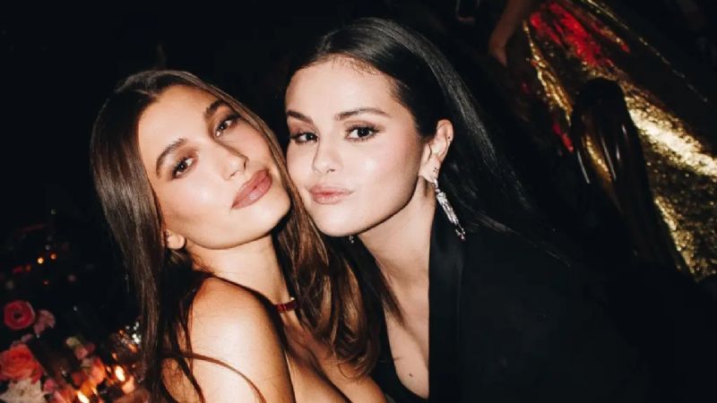 Hailey Bieber responde al mensaje de Selena Gomez a los fanáticos en medio de una pelea durísima