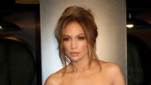 Jennifer Lopez se llevó todas las miradas con vestido rojo de plumas