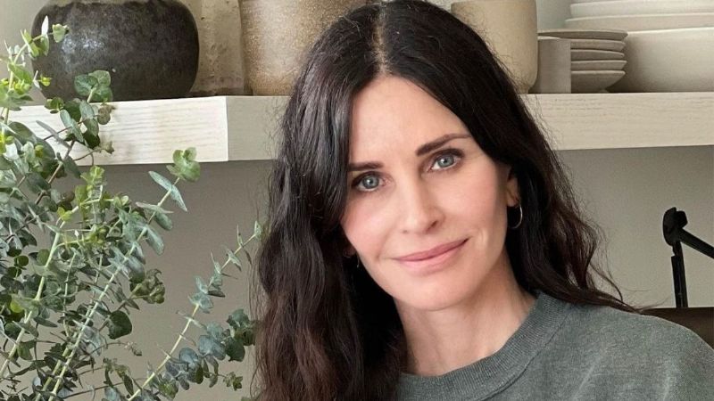 Te contamos cuál es la clave de Courteney Cox para lucir el vientre plano después de los 55