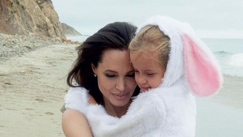 Contén el aliento antes de ver cómo luce hoy Vivienne, la hija de Angelina Jolie y Brad Pitt, a 9 años de Maléfica