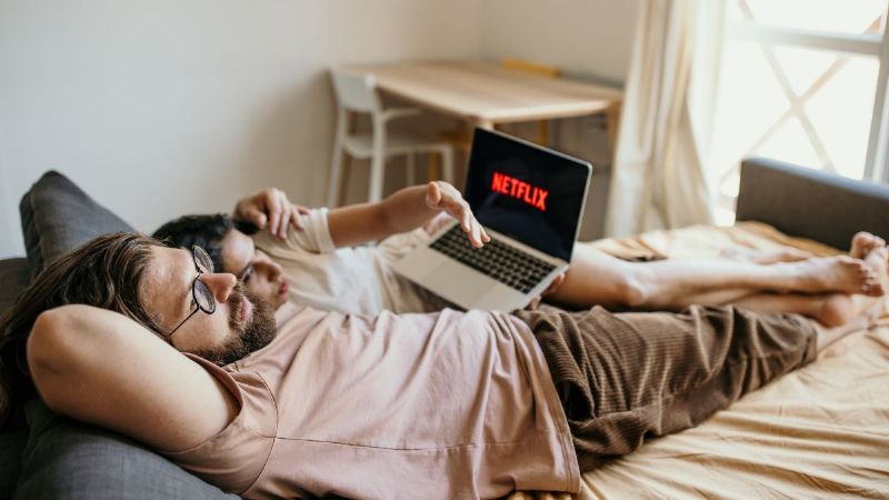 Está oculta en el catálogo de Netflix y es ideal para subir la temperatura con tu pareja